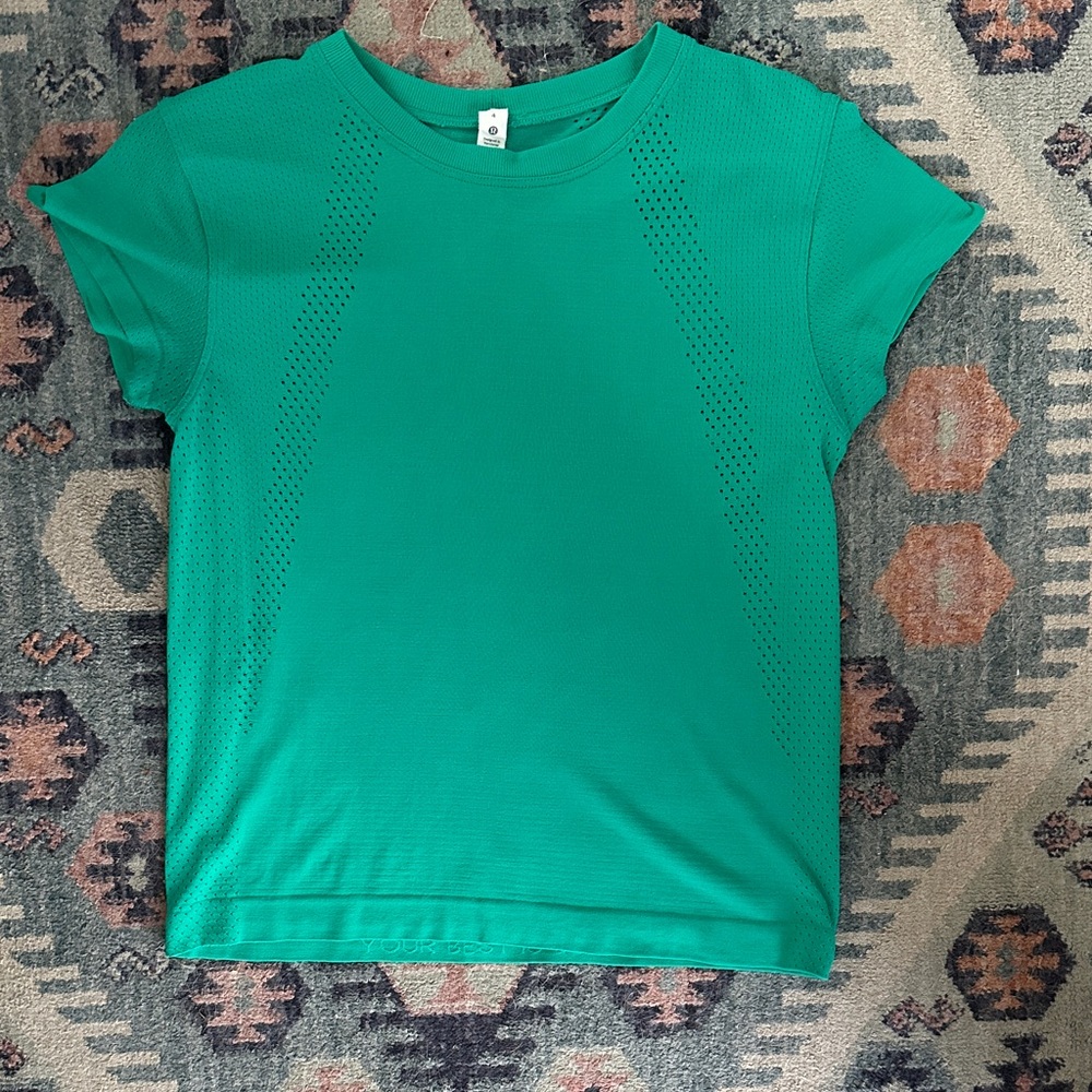 Lululemon green short sleeve top
